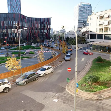 公寓 Cozy Flat Near The Air Albania Stadium *